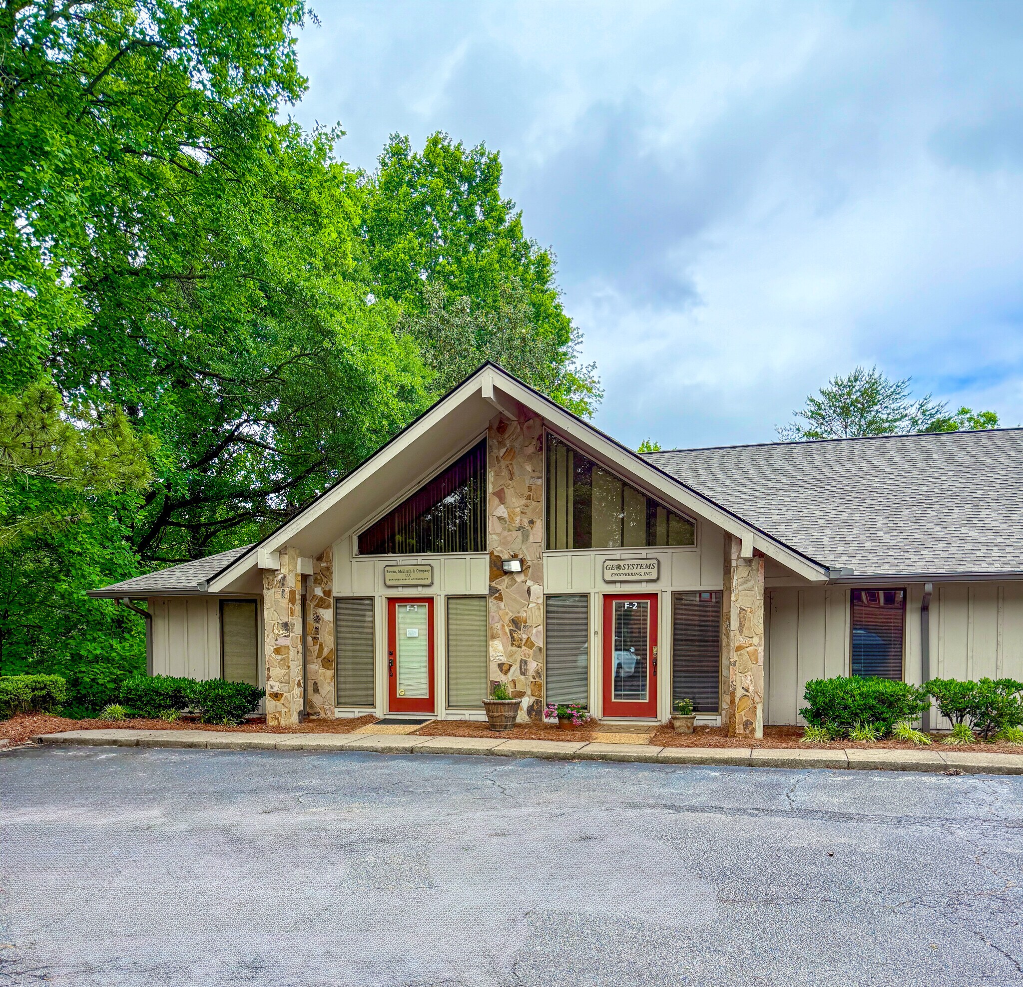 11285 elkins Rd, Roswell, GA for Rent
