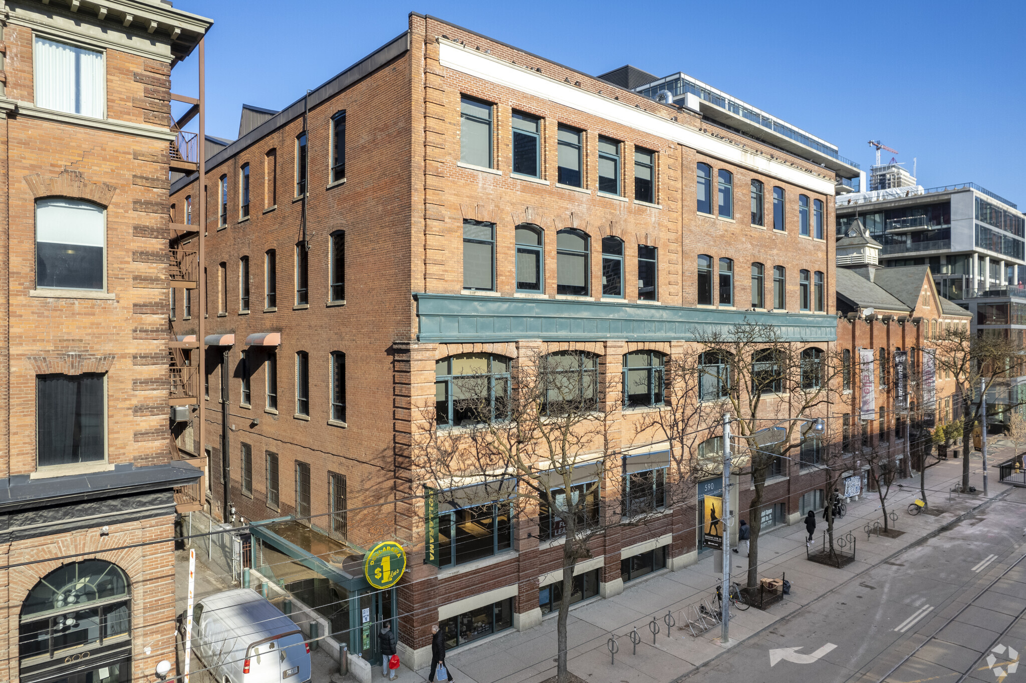 590 King St W, Toronto, ON for Rent