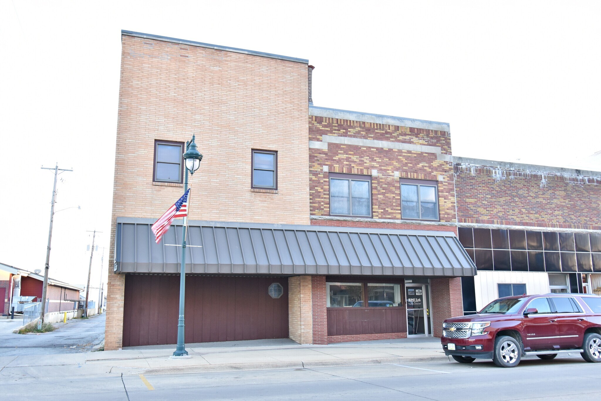 14 E Charles St, Oelwein, IA for Sale
