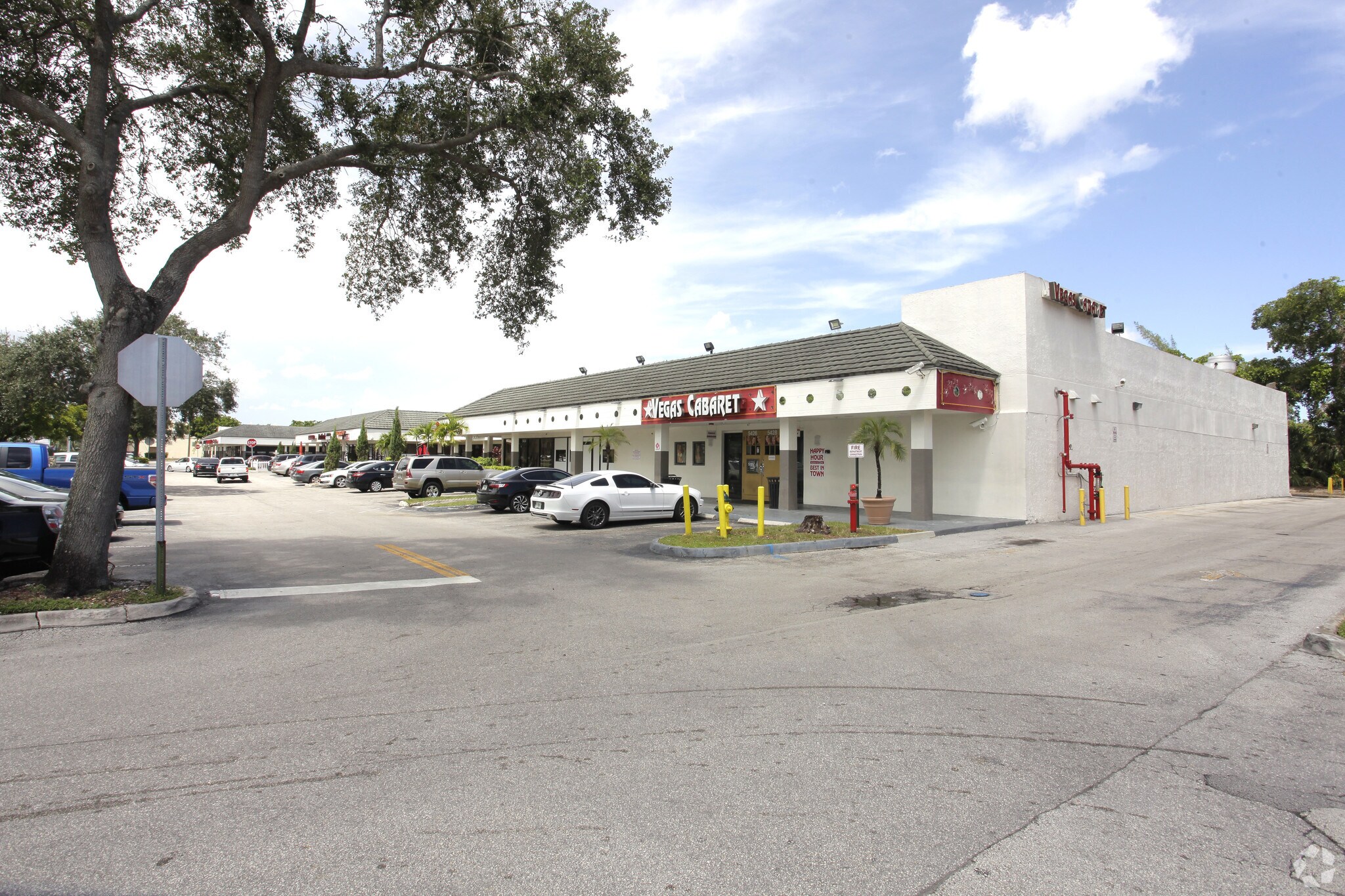 5424-5464 N University Dr, Lauderhill, FL for Rent