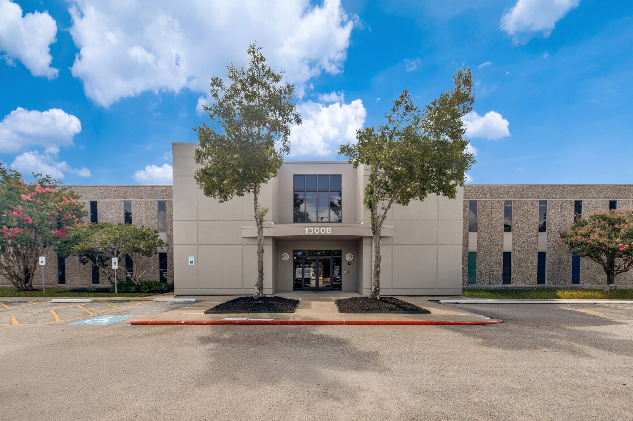 1300 Bay Area Blvd, Houston, TX for Rent