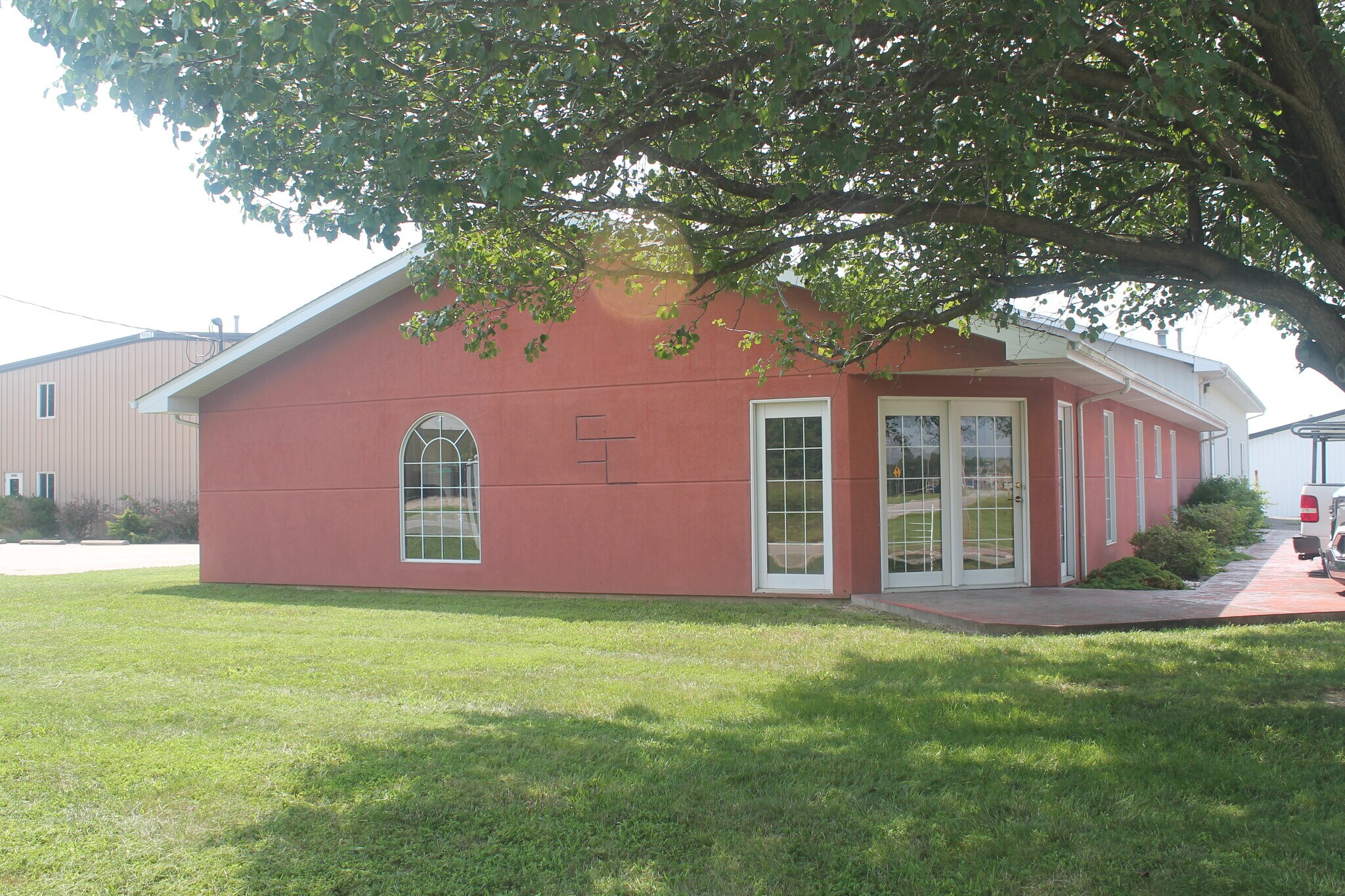 1300 N Reed Station Rd, Carbondale, IL for Sale