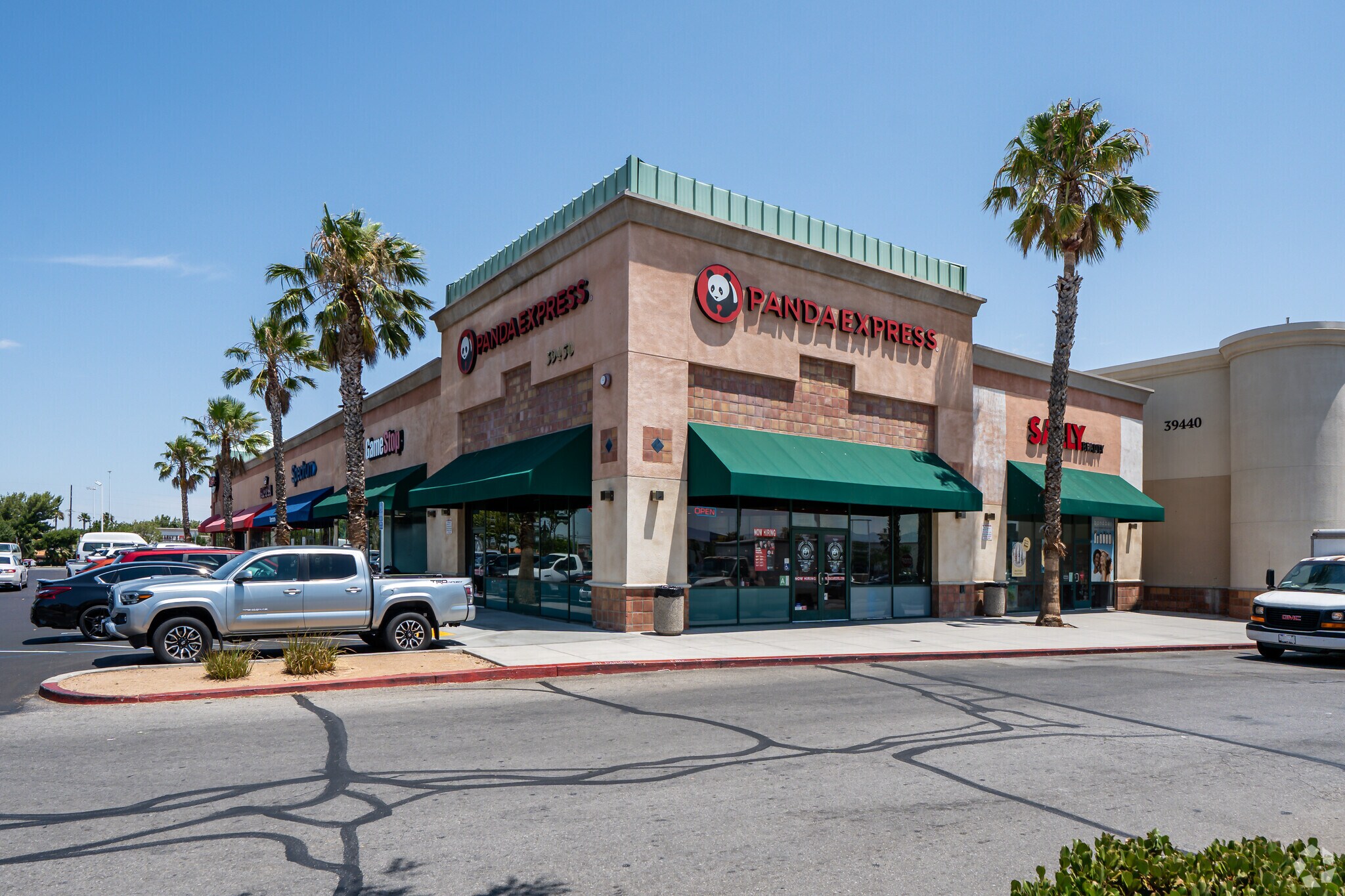 39450 10th St W, Palmdale, CA for Rent