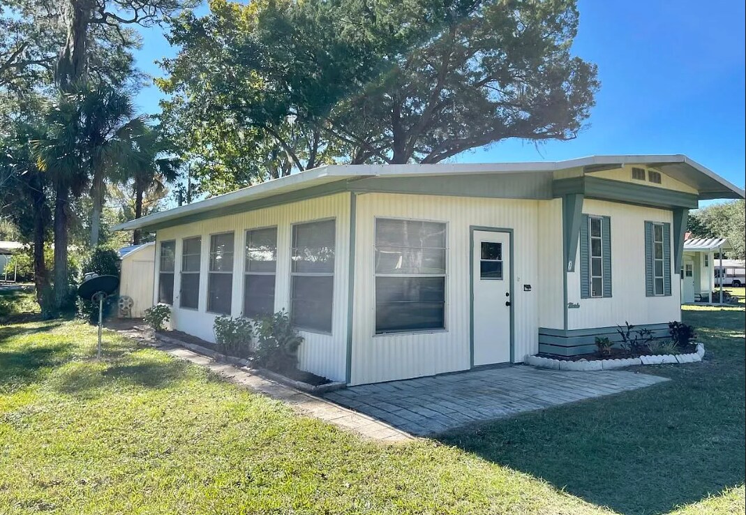 8400 W Miss Maggie Dr, Homosassa, FL for Sale