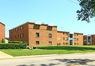 Lorain, OH Apartments - 1833-1845 E 31st St