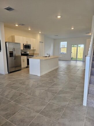 Homestead, FL Apartments - 1148 SE 2nd St