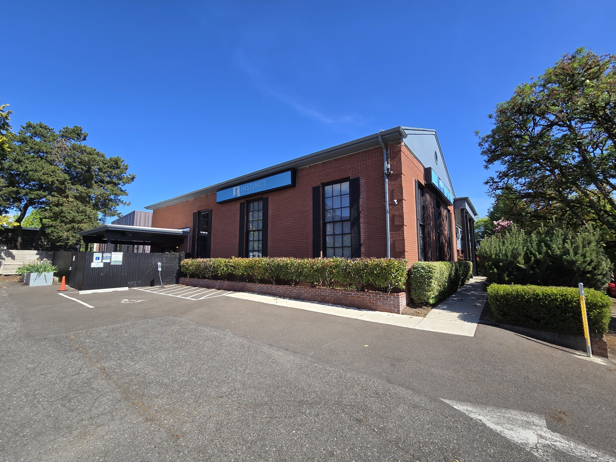 7525 N Richmond Ave, Portland, OR for Sale