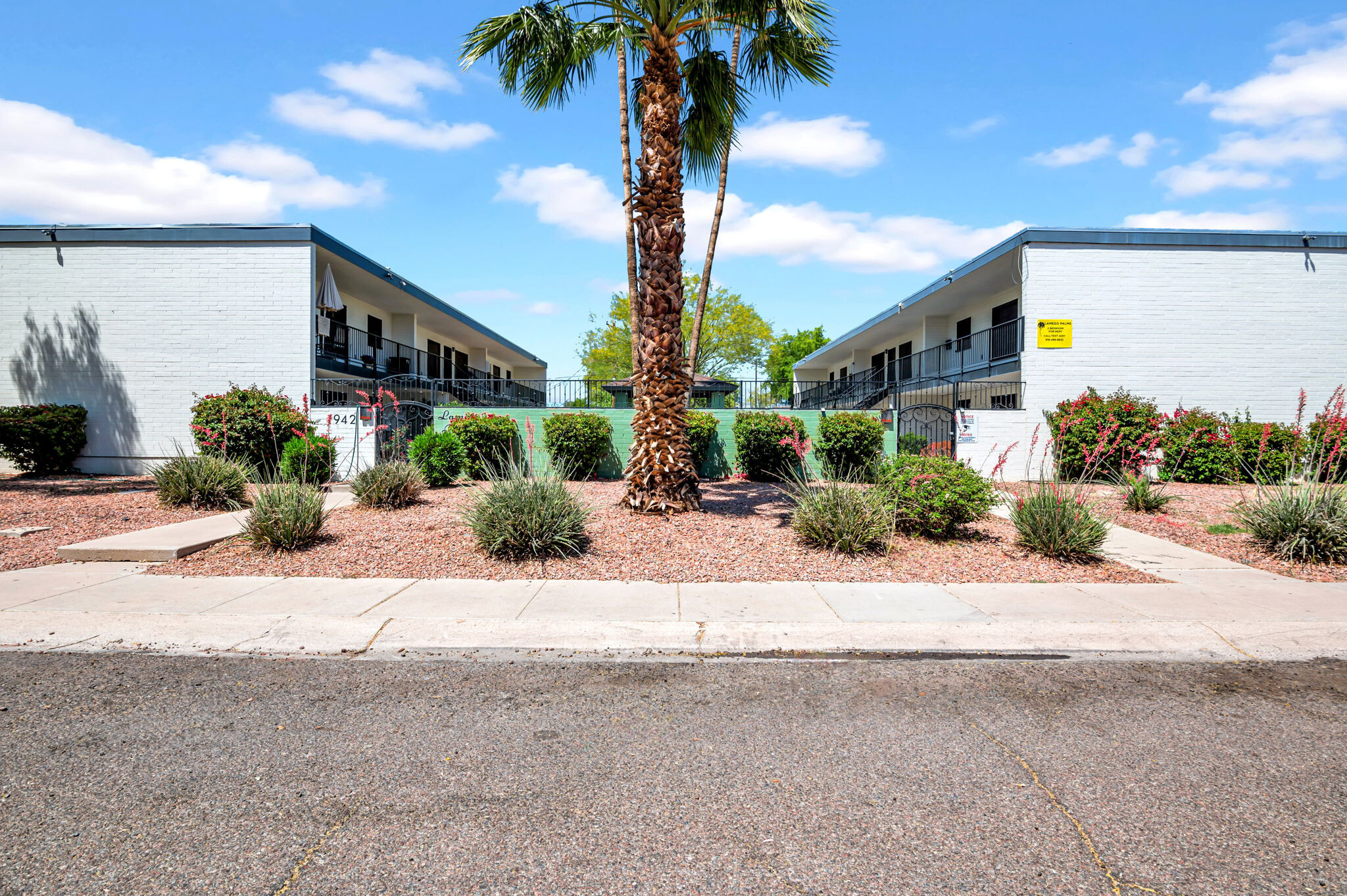 1942 W Berridge Ln, Phoenix, AZ for Sale