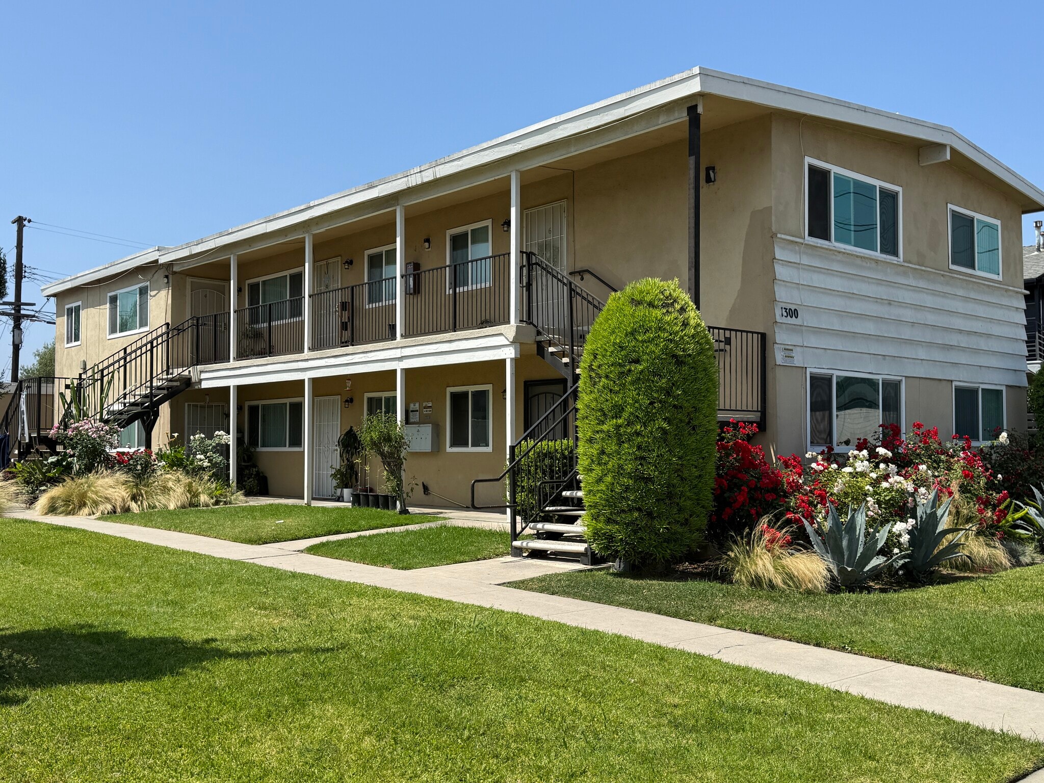 1300 W Valencia Dr, Fullerton, CA for Sale
