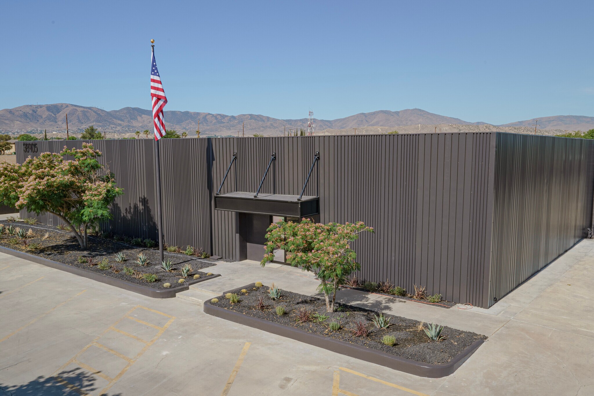 38905 10th St E Palmdale, CA 93550 Industrial Property for Lease on