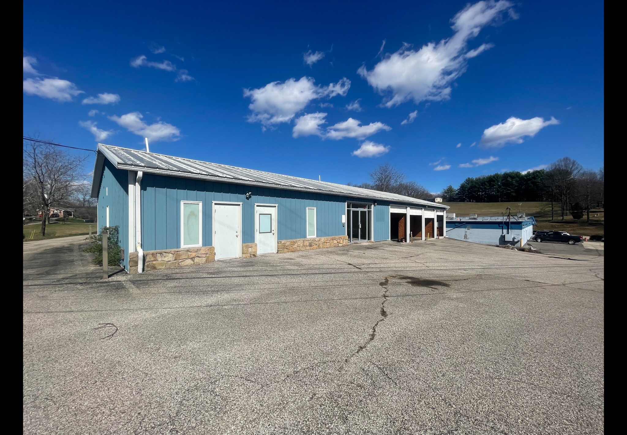 6417 Sissonville Dr, Charleston, WV for Sale