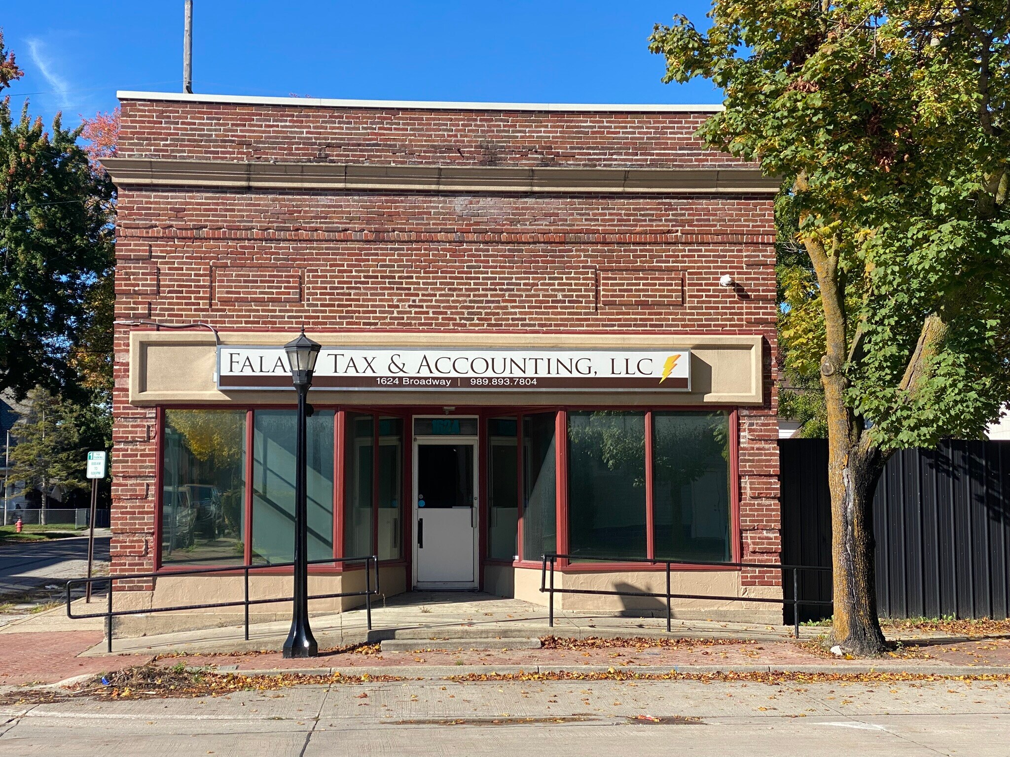 1624 Broadway St, Bay City, MI for Sale