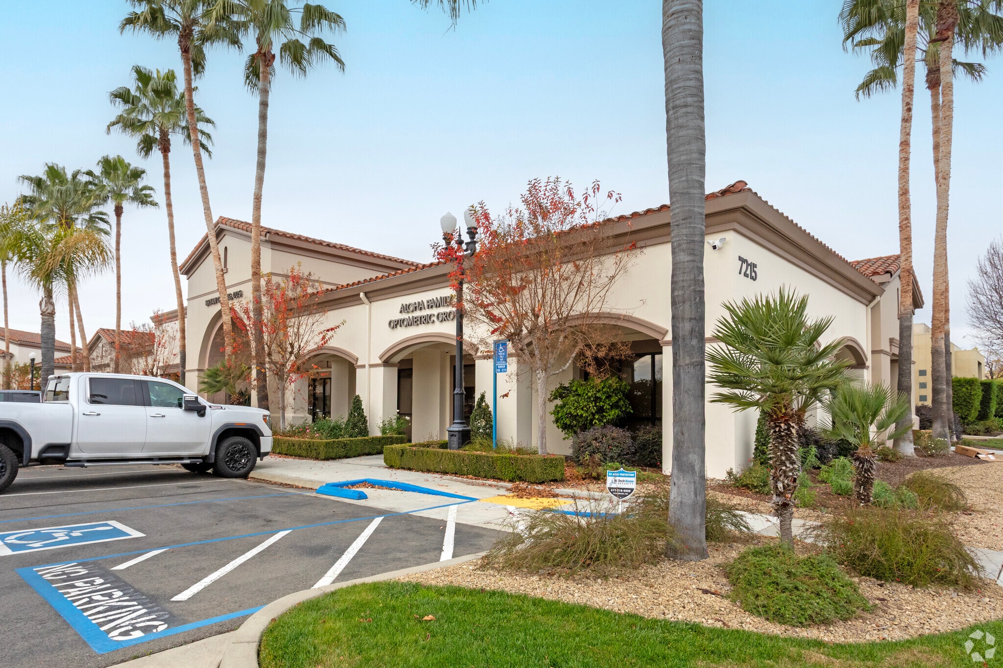 7215 N 1st St, Fresno, CA for Rent