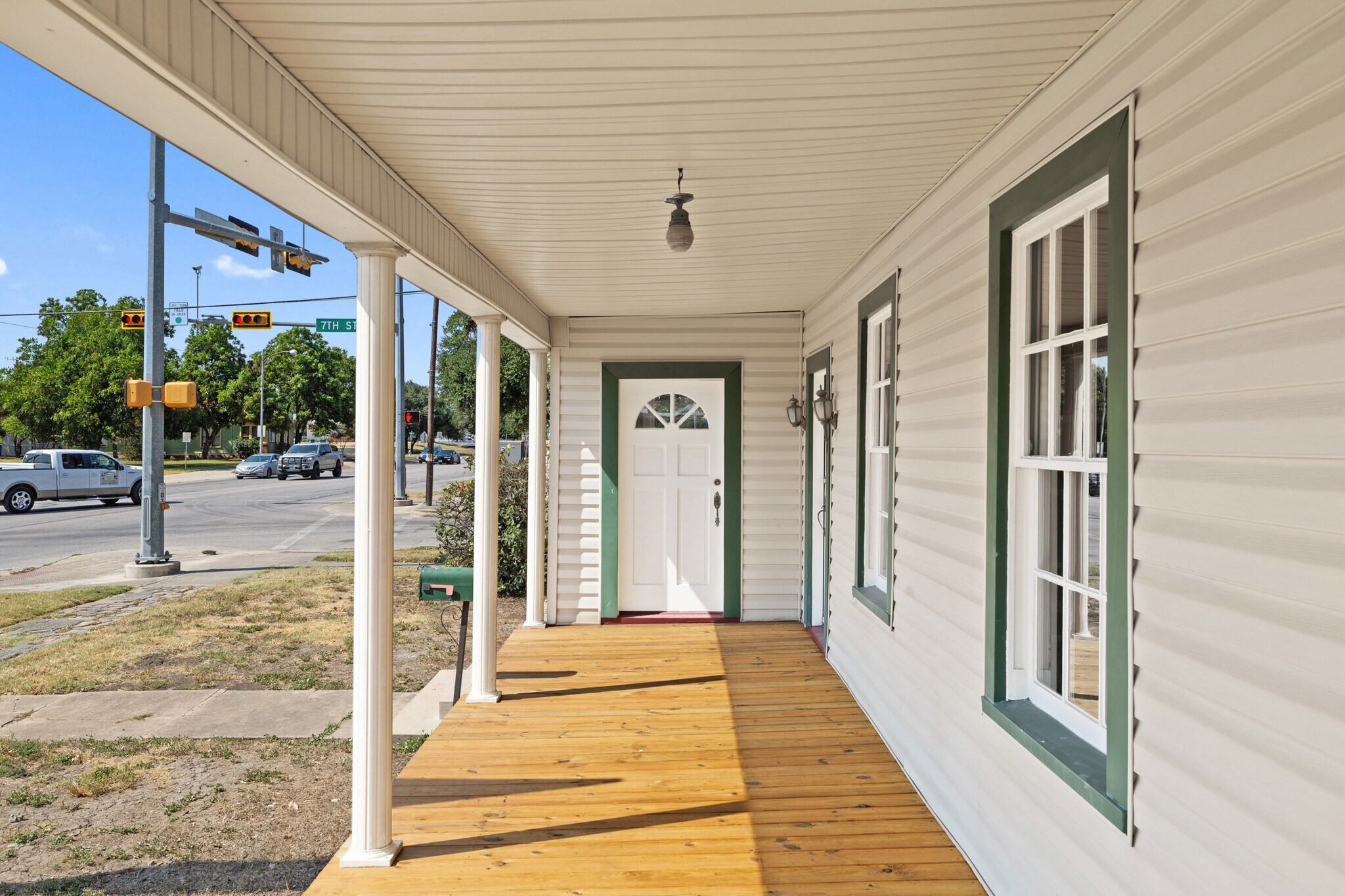 620 N Main St, Taylor, TX for Sale