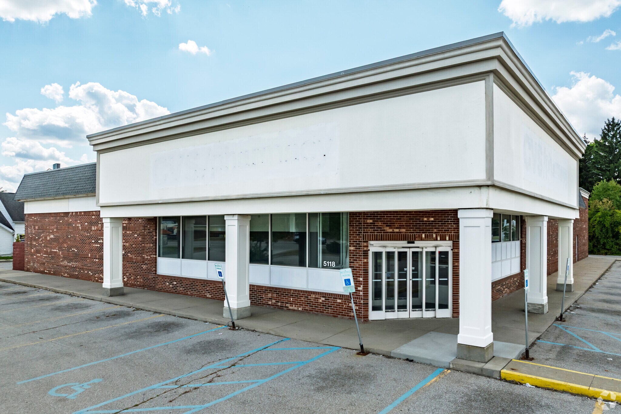 5118 S Martin Luther King Jr Blvd, Lansing, MI for Sale