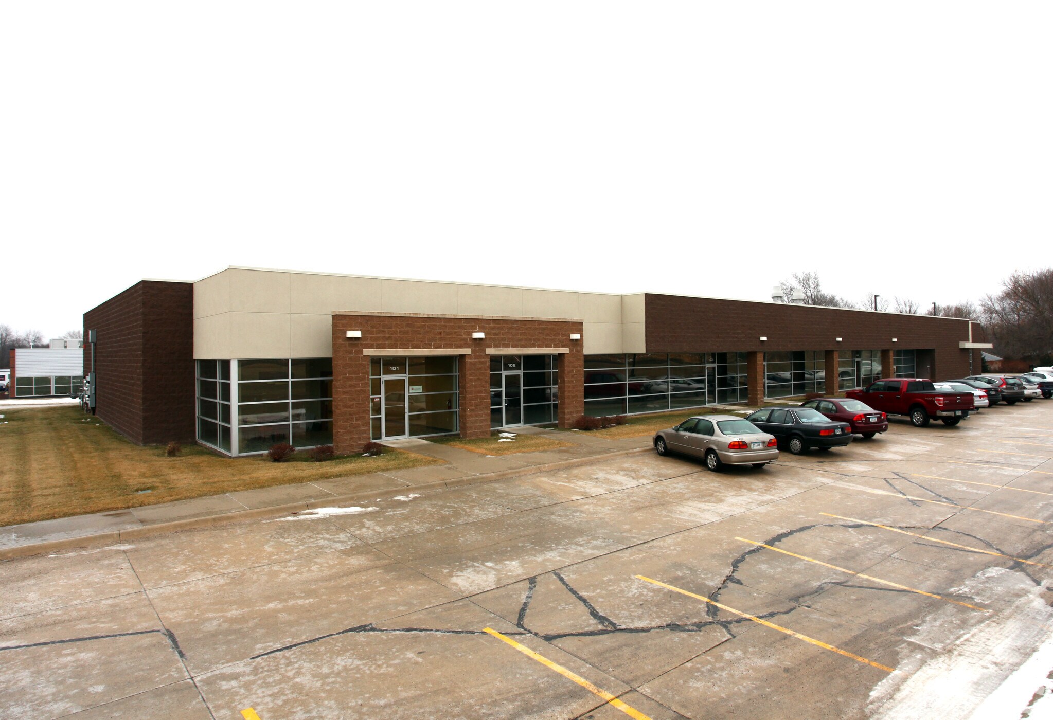 2665 SE Oak Tree Ct Ankeny, IA 50021 Flex Property for Lease on