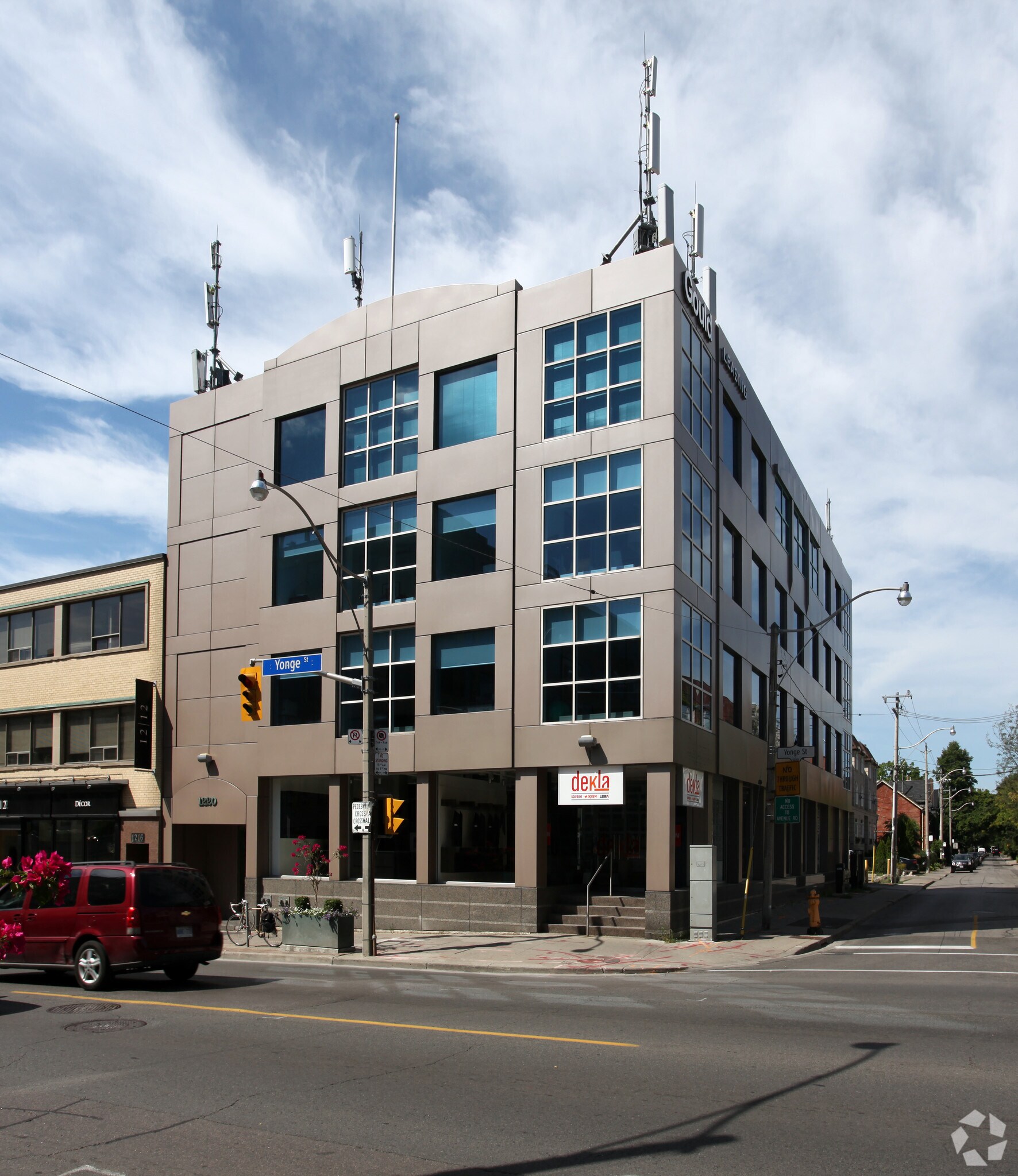 1220 Yonge St, Toronto, ON for Rent