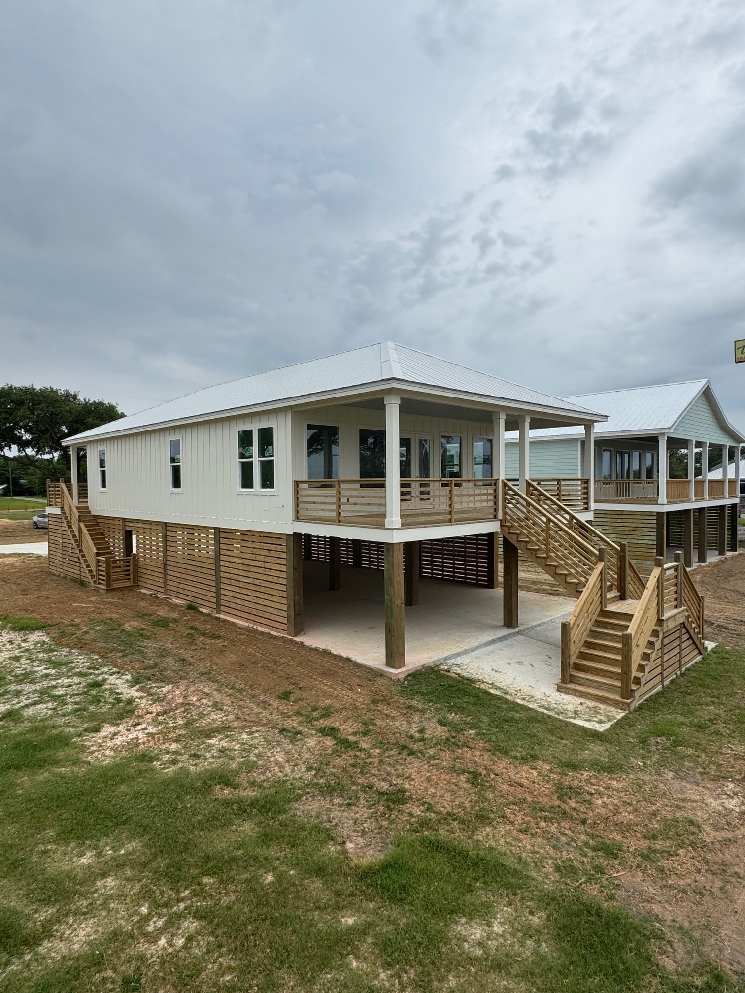 534 Beach Dr, Gulfport, MS for Sale