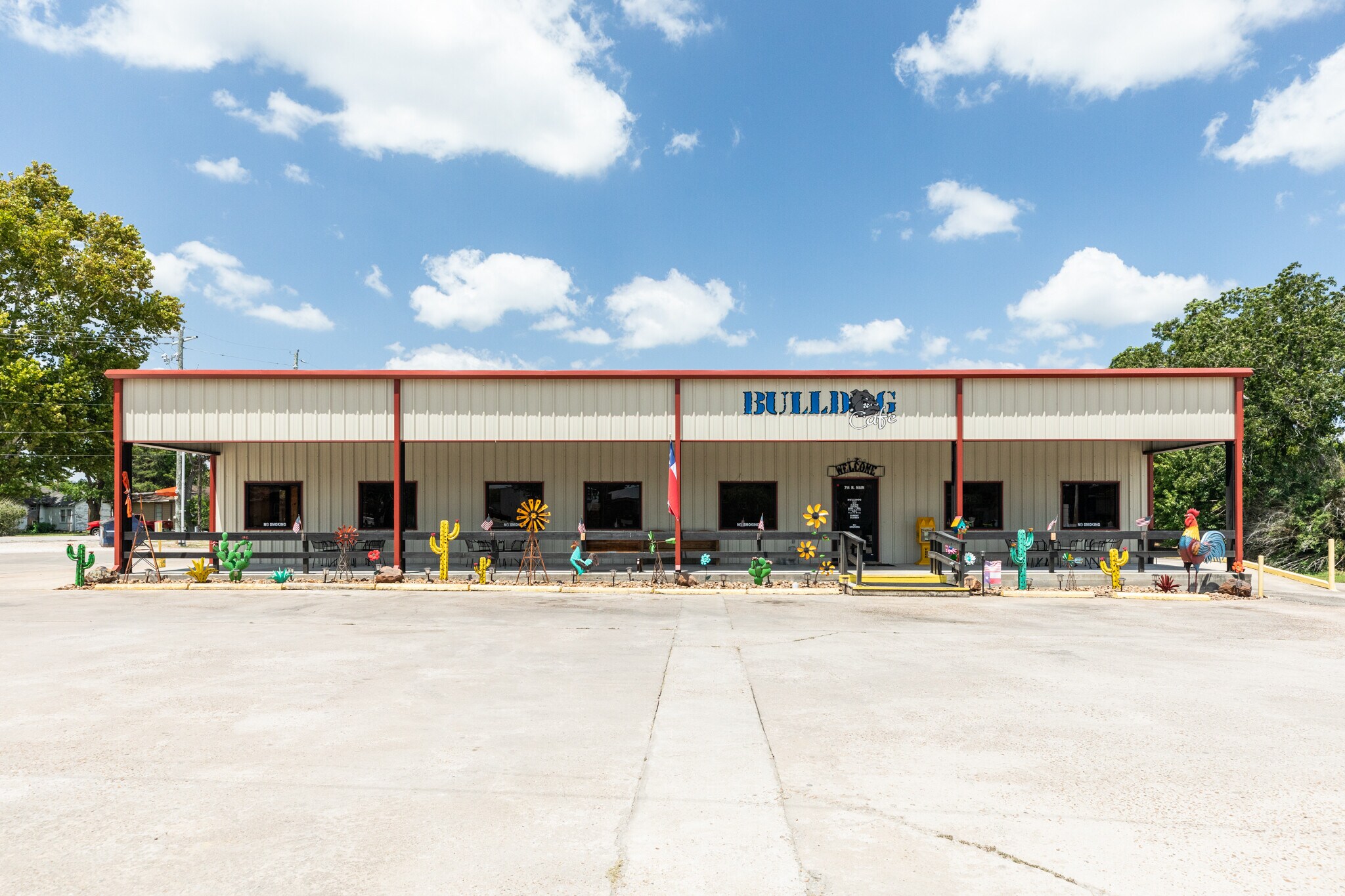 714 N Main St, Sweeny, TX for Sale
