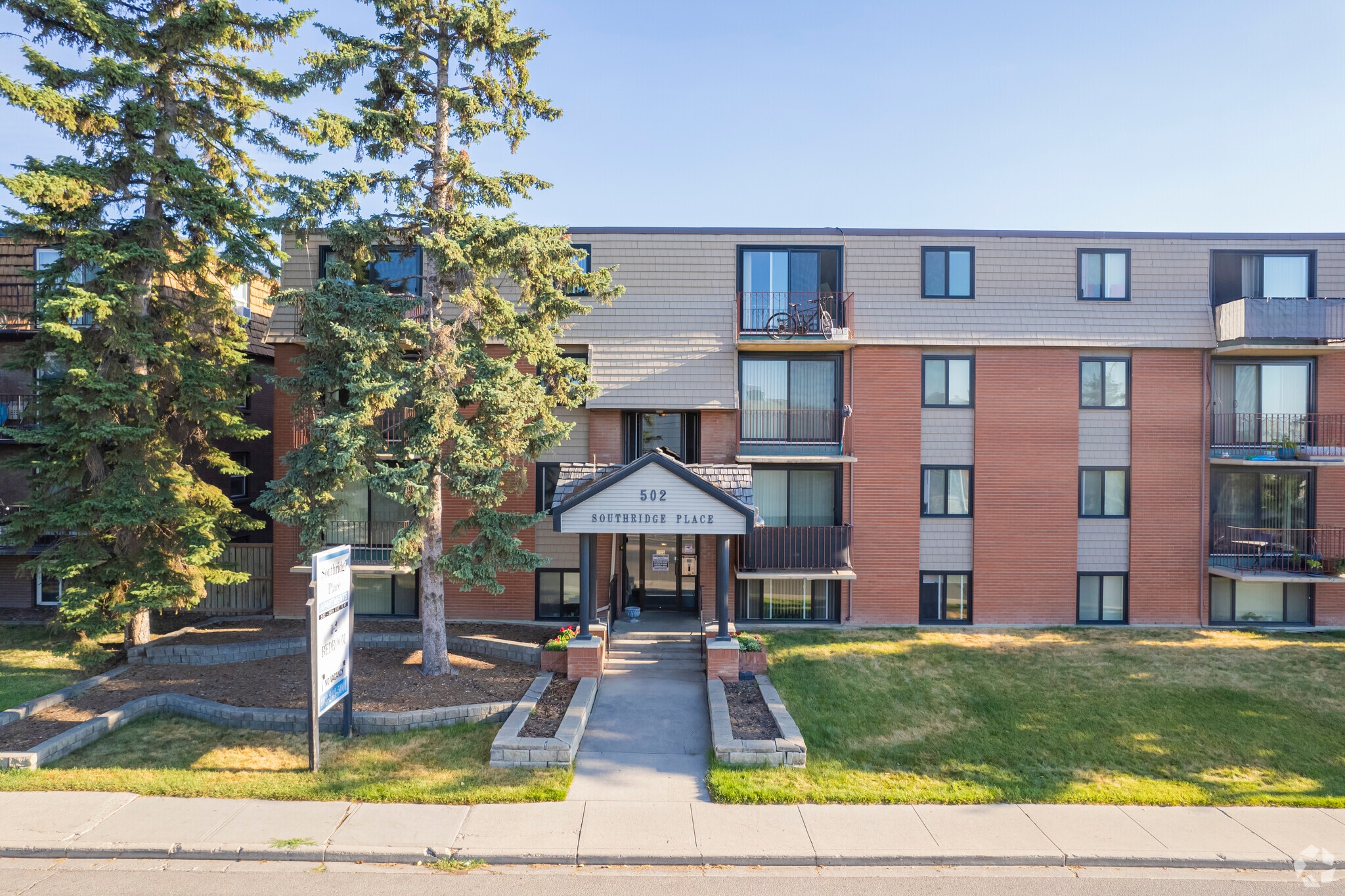 502 58th Ave SW, Calgary, AB for Sale
