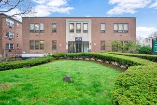 Hartford, CT Office, Office/Medical - 609 Farmington Ave