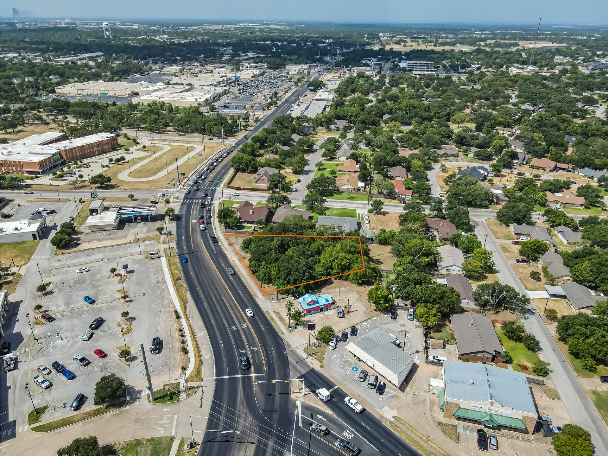 1122 E Villa Maria, Bryan, TX for Sale