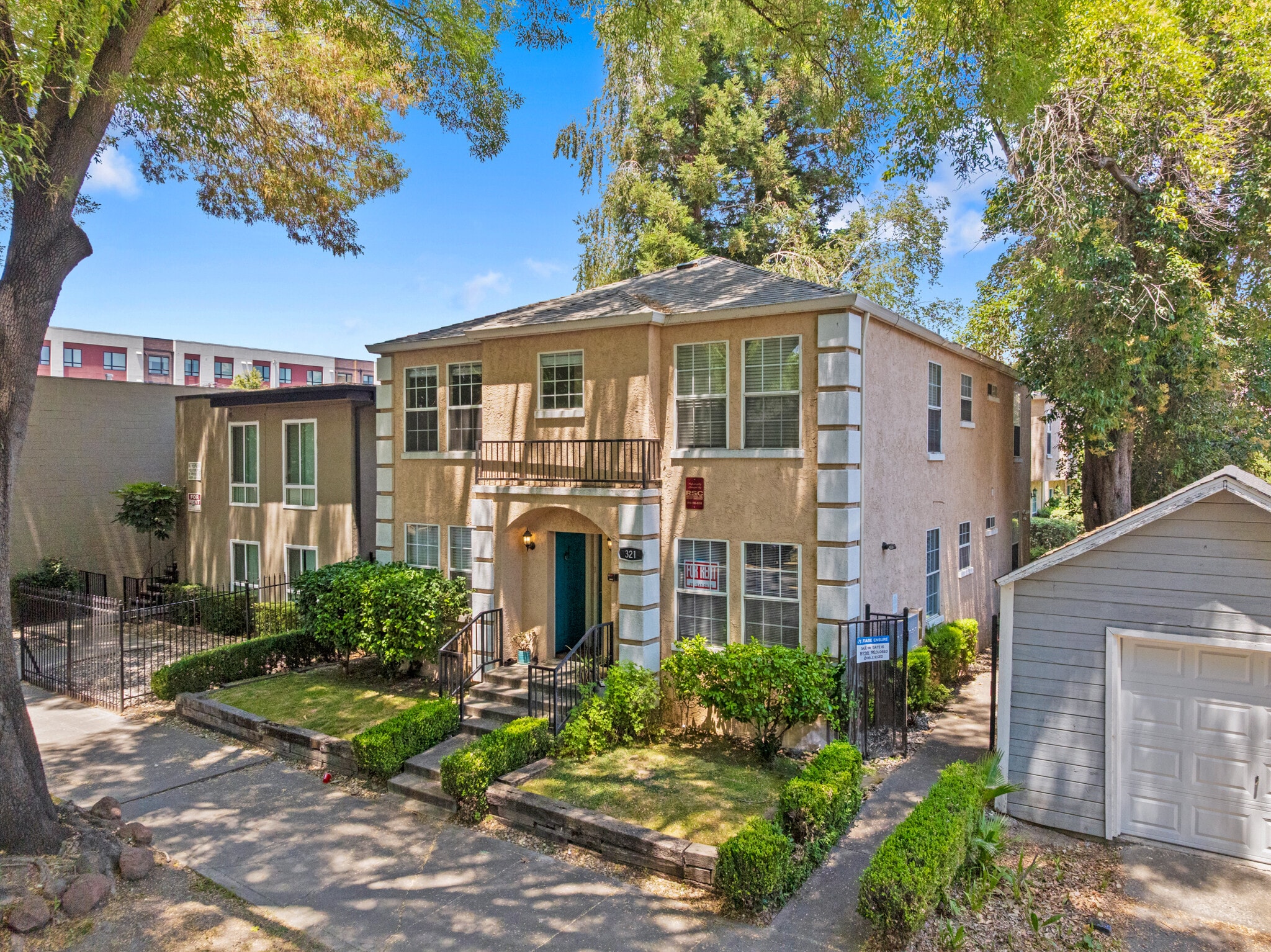 321 T St, Sacramento, CA for Sale