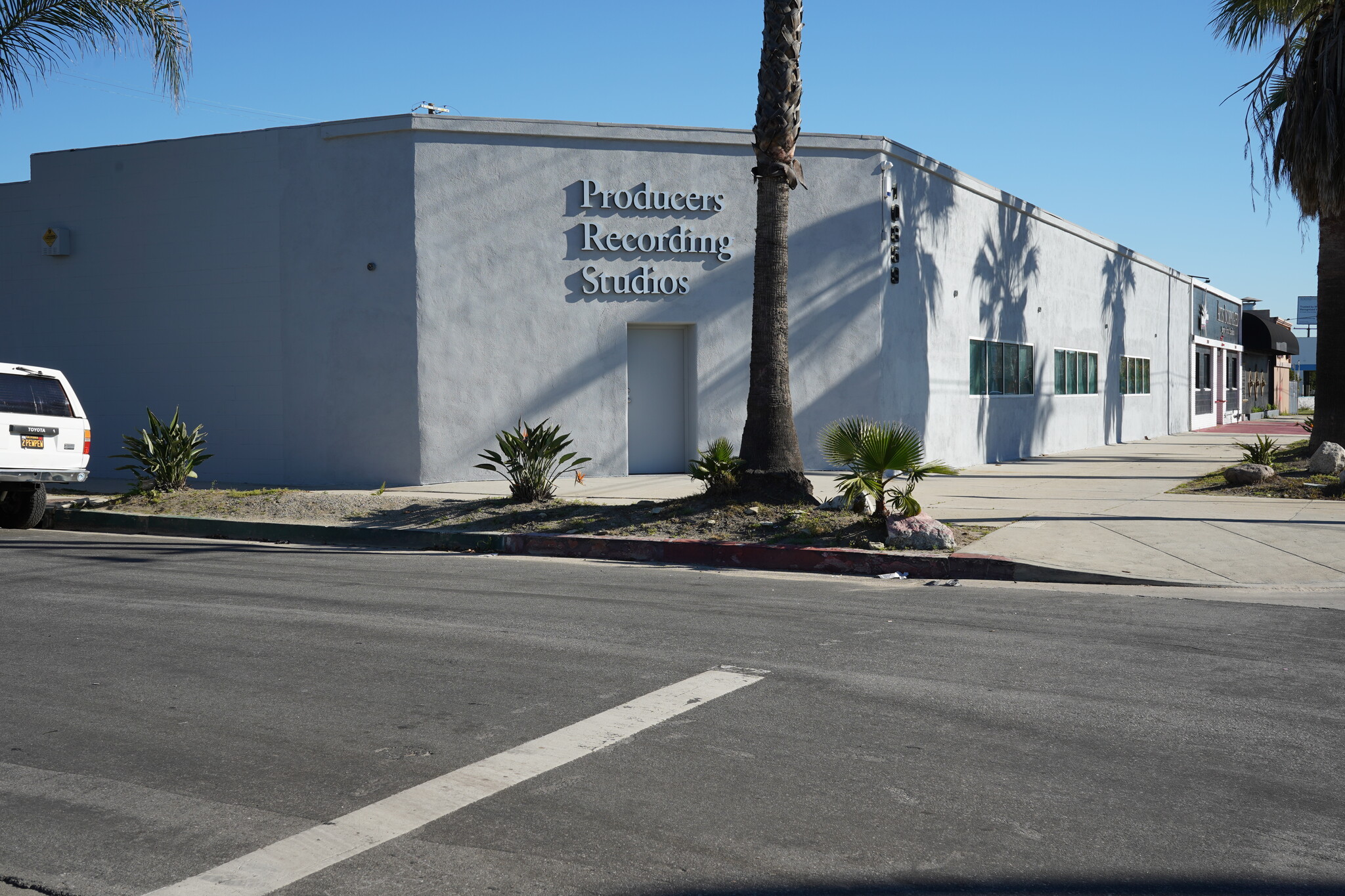 10859 Burbank Blvd, North Hollywood, CA for Sale