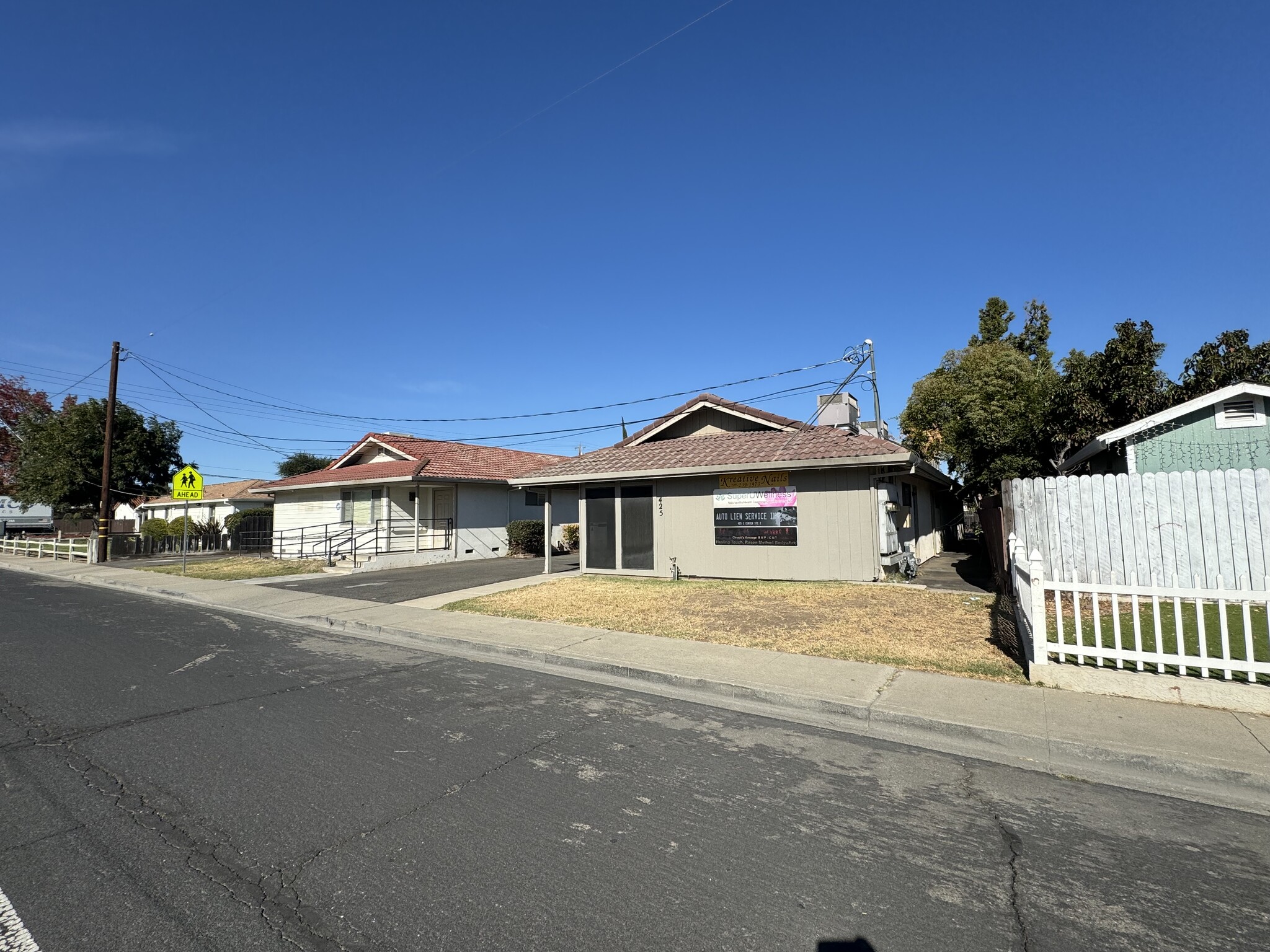 425 E Center St, Manteca, CA for Sale