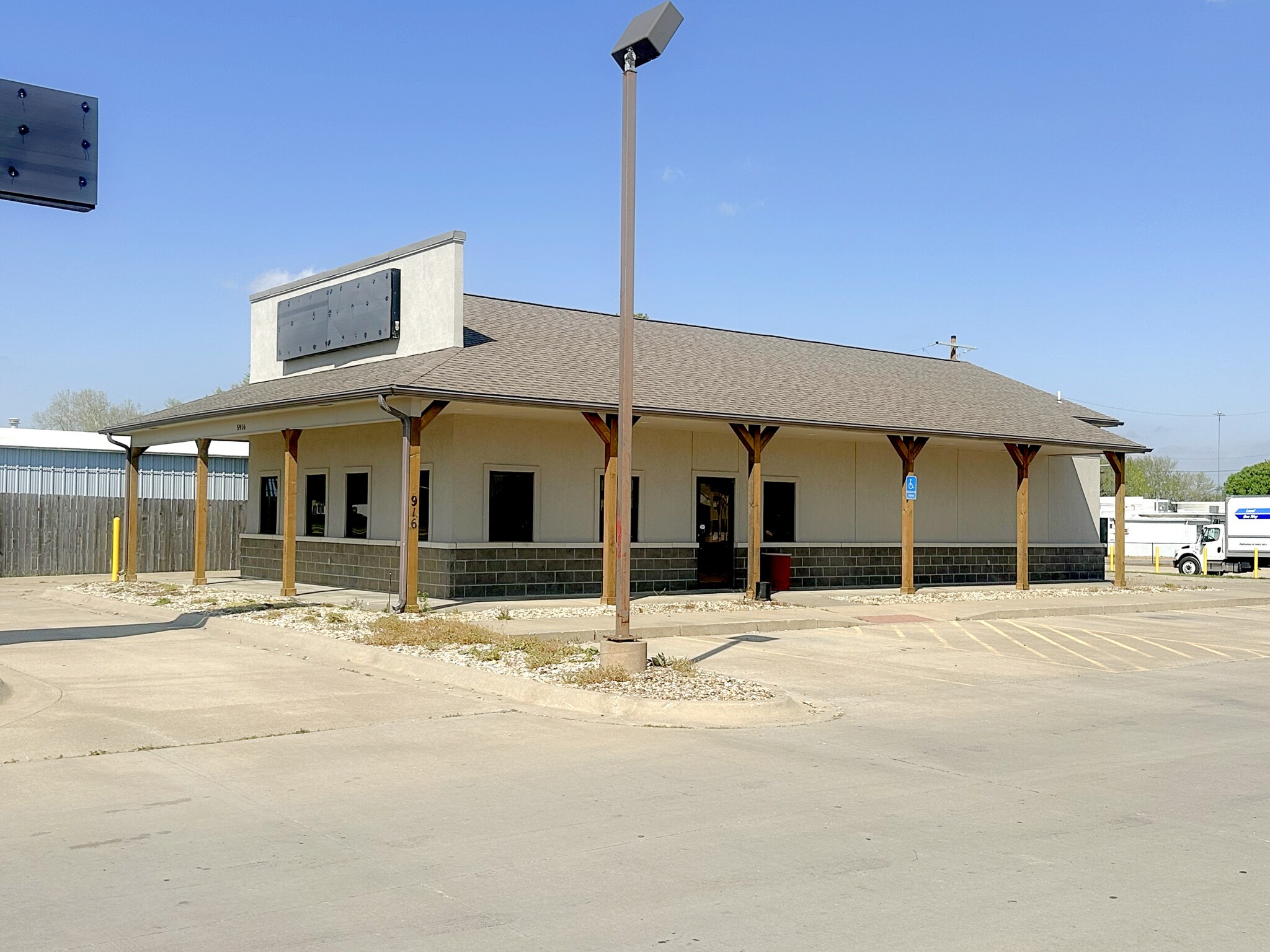5916 SW Topeka Blvd, Topeka, KS for Sale