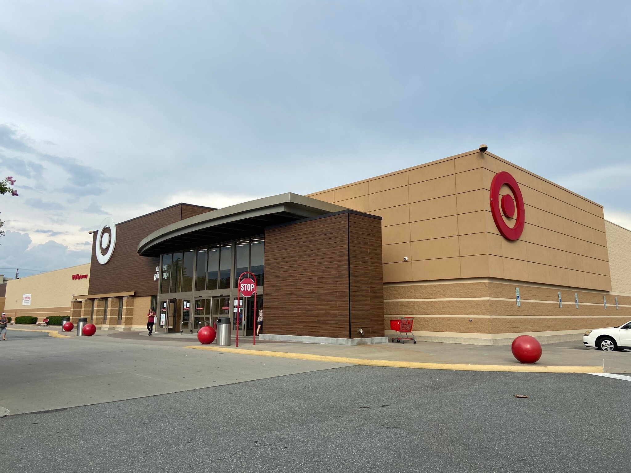 1475 University Dr Burlington, NC 27215 Shopping Center Property for