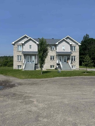 Sainte-Julienne, QC Apartments - 1325-1325 Rue Des Volets Sainte-Julienne, QC Apartments - 1325-1325 Rue Des Volets