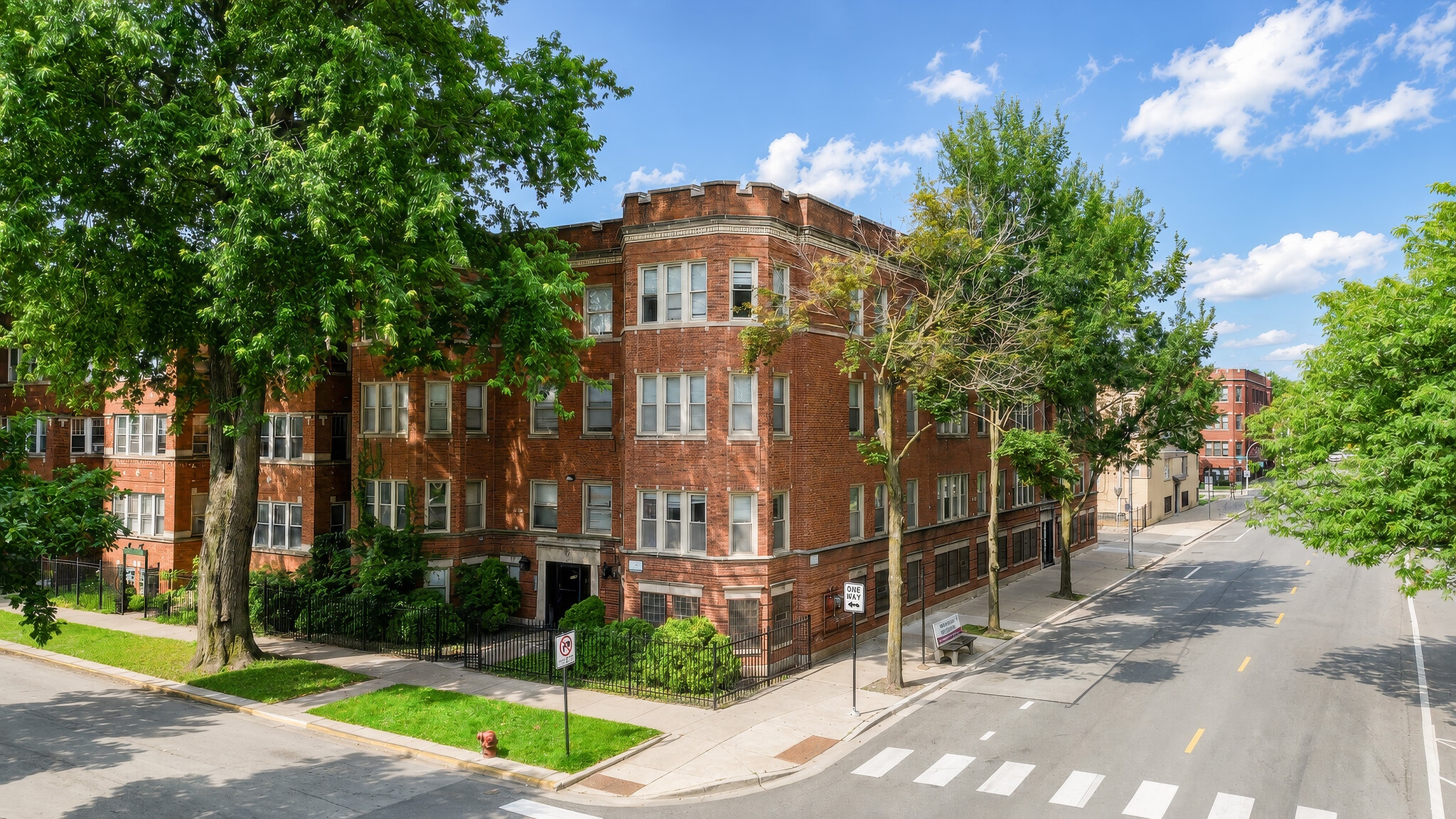 6700 S Clyde Ave, Chicago, IL for Sale