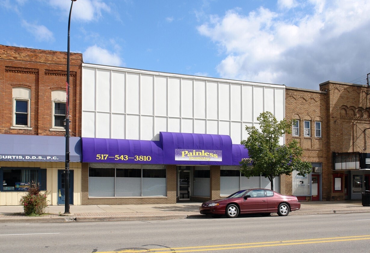 231 S Cochran Ave Charlotte, MI 48813 Retail Property for Sale on