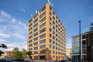 Montréal, QC Office - 22-30 Av du Mont-Royal O