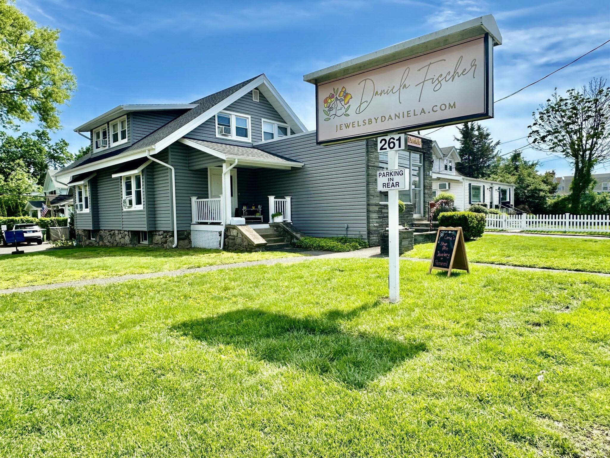 261 E Putnam Ave, Cos Cob, CT for Rent