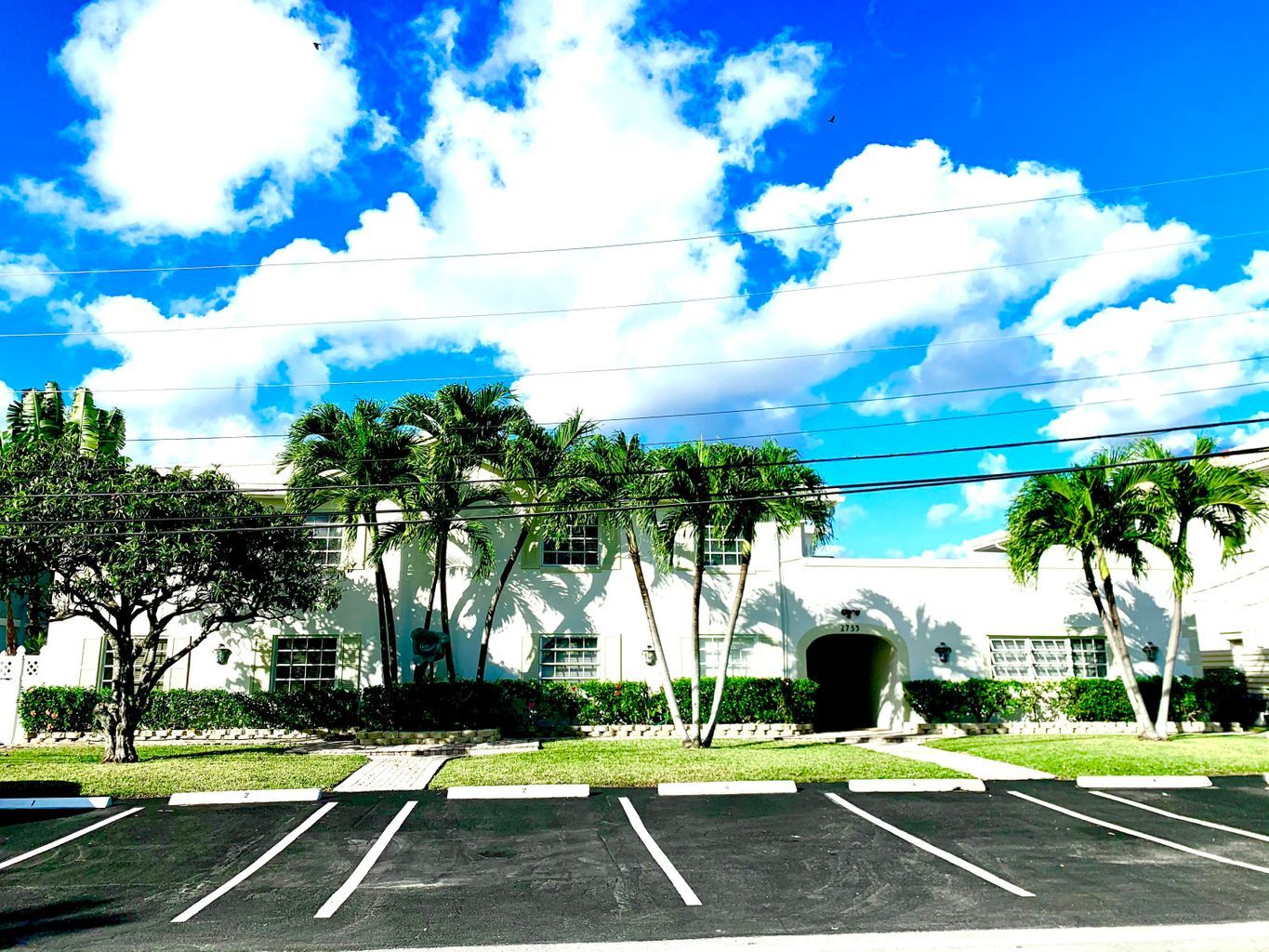 2735 NE 28th Ct, Lighthouse Point, FL for Sale