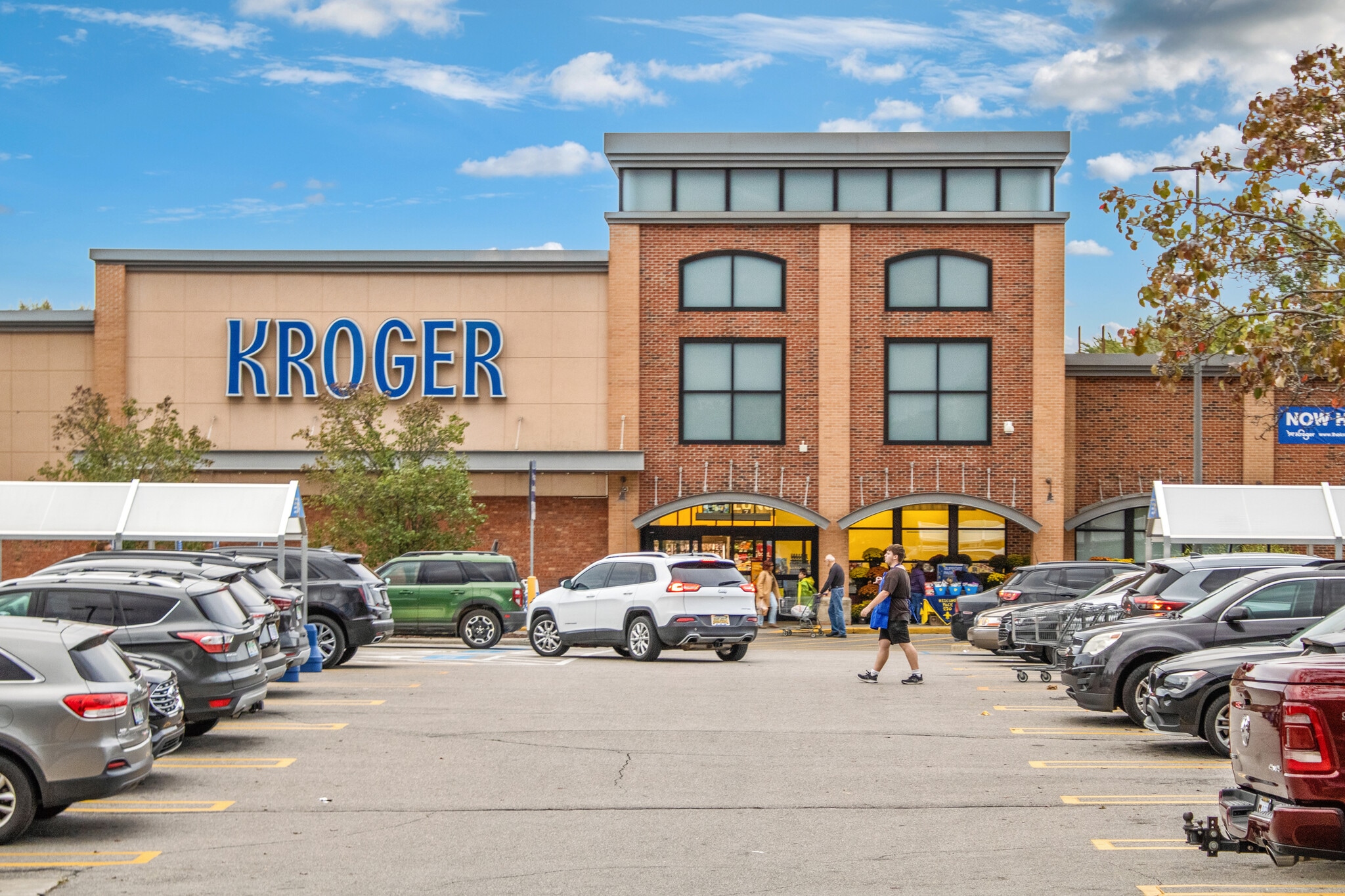 30949-30997 5 Mile Rd, Livonia, MI for Rent