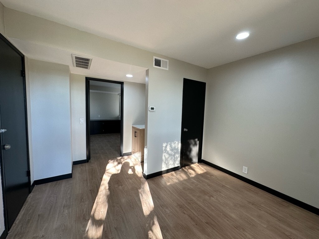 1825 N Oxnard Blvd, Oxnard, CA for Rent