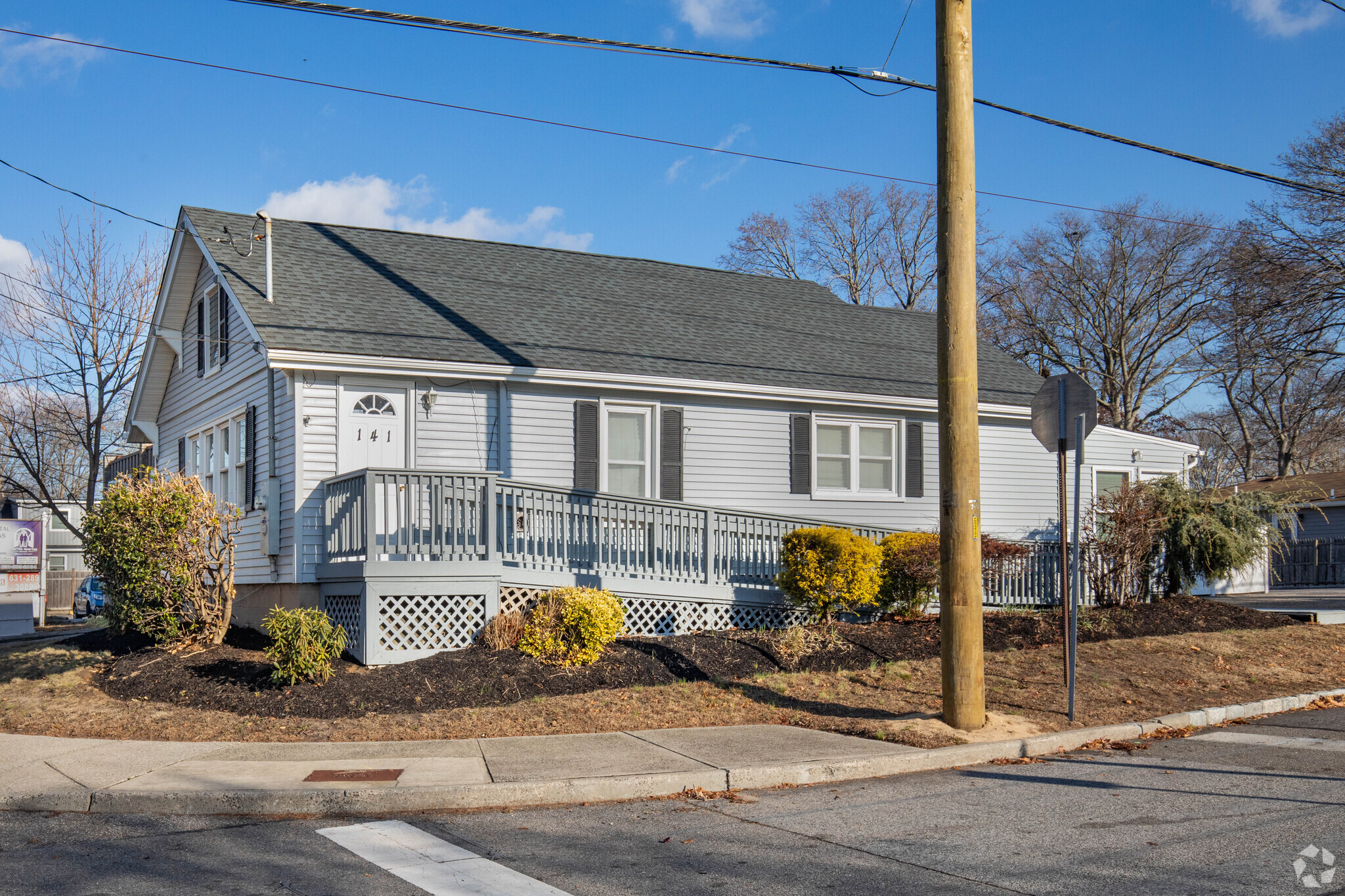 141 Waverly Ave, Patchogue, NY for Sale