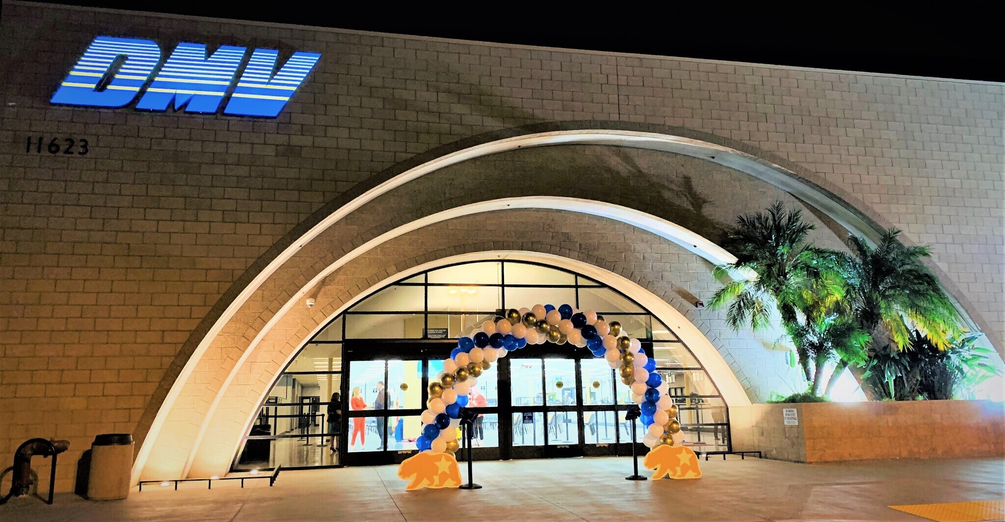 11623 Glenoaks Blvd, Pacoima, CA for Rent