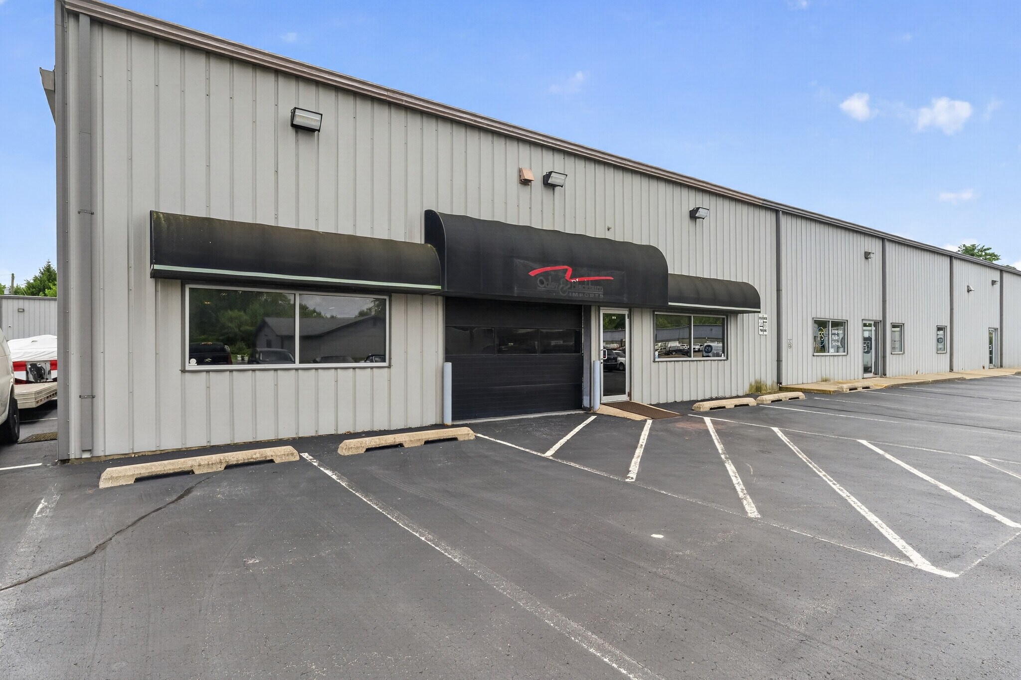 519 Industrial Dr, Carmel, IN for Rent