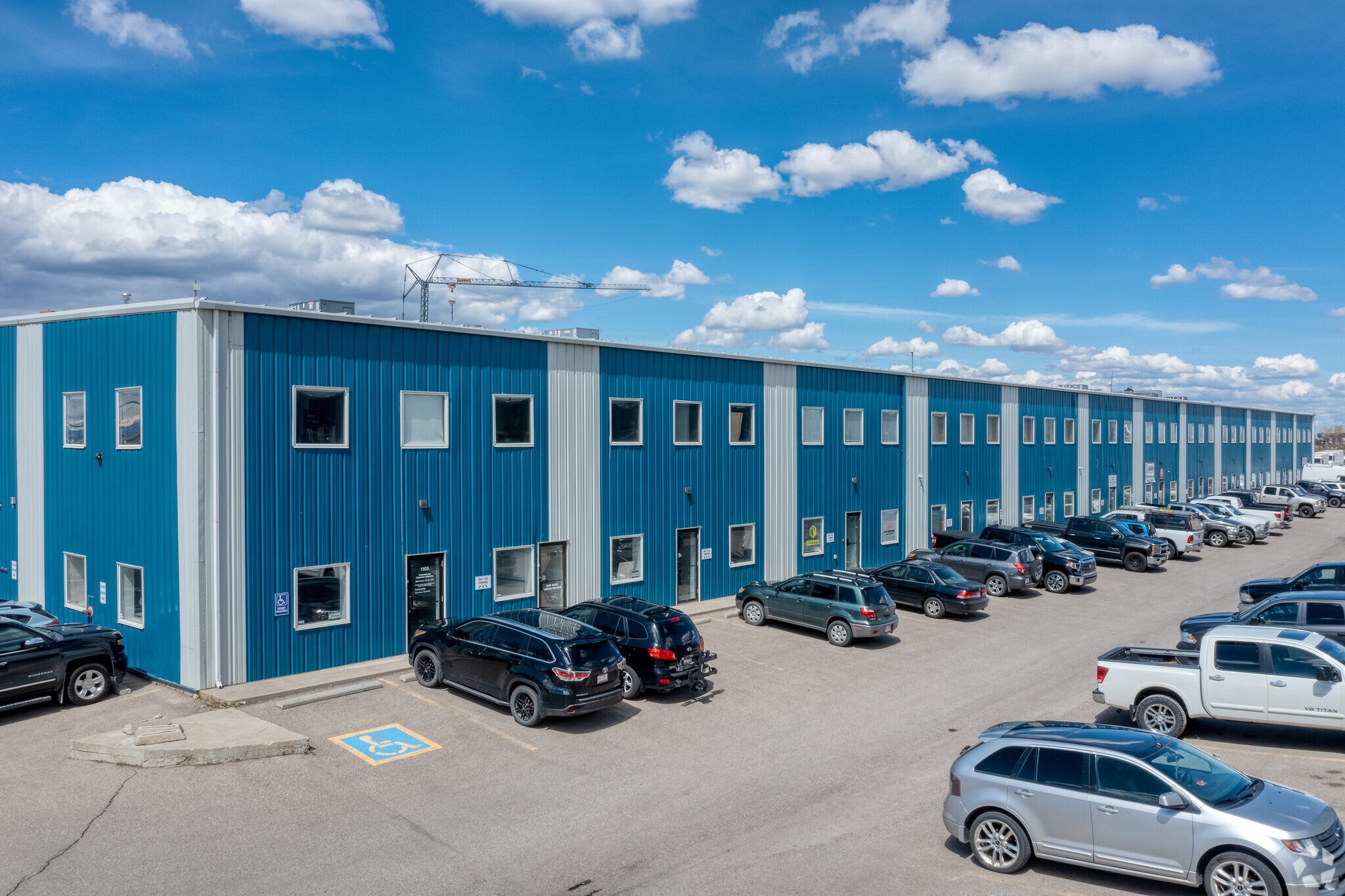 8800 Venture Ave SE, Calgary, AB for Sale