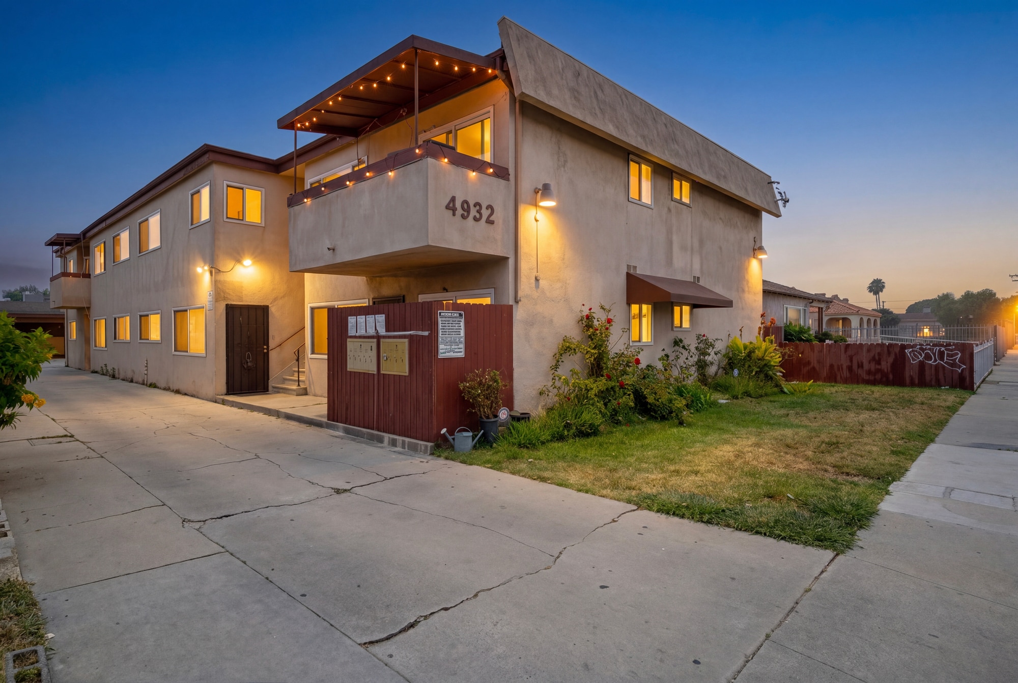 4932 W Lennox Blvd, Inglewood, CA for Sale