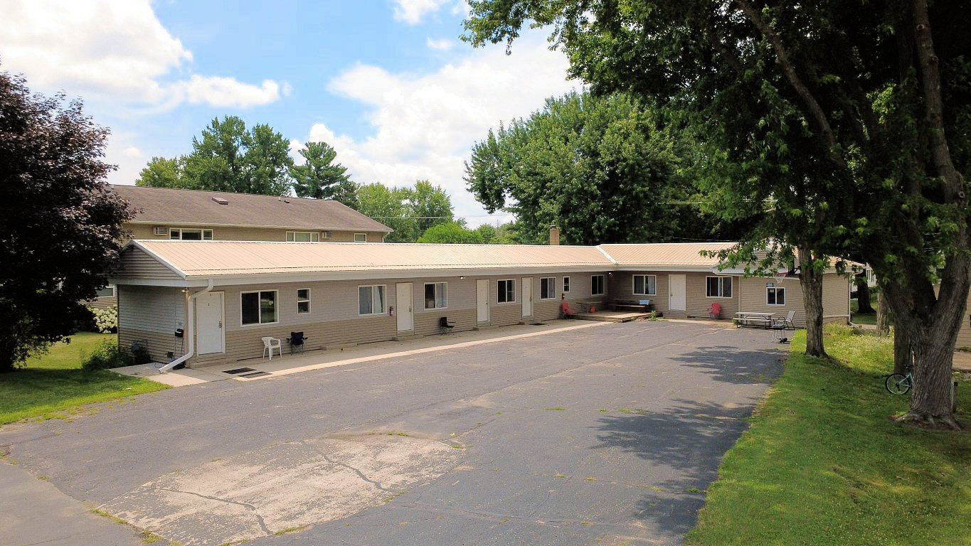 511 Vine St, Wisconsin Dells, WI for Sale
