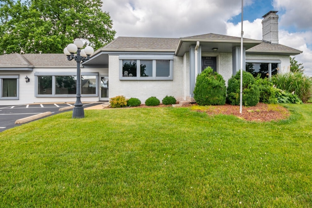 4163 Crescent Dr, Saint Louis, MO for Sale