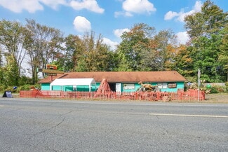 South Deerfield, MA Storefront - 213 Greenfield Rd