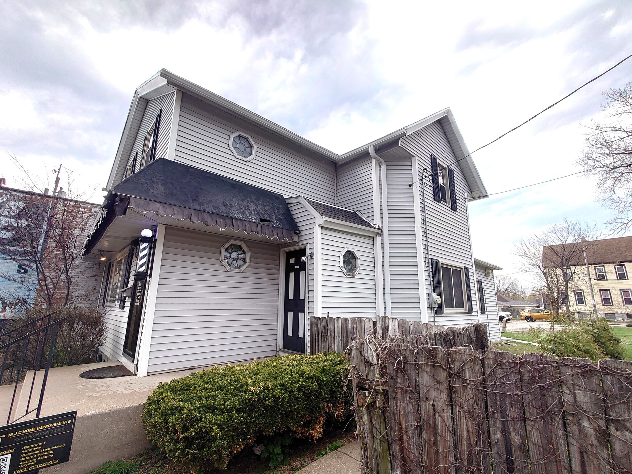2340 Kinnickinnic Ave, Milwaukee, WI for Sale