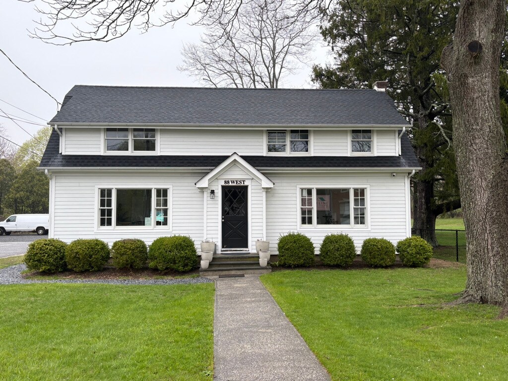 88 W Montauk Hwy, Hampton Bays, NY for Rent