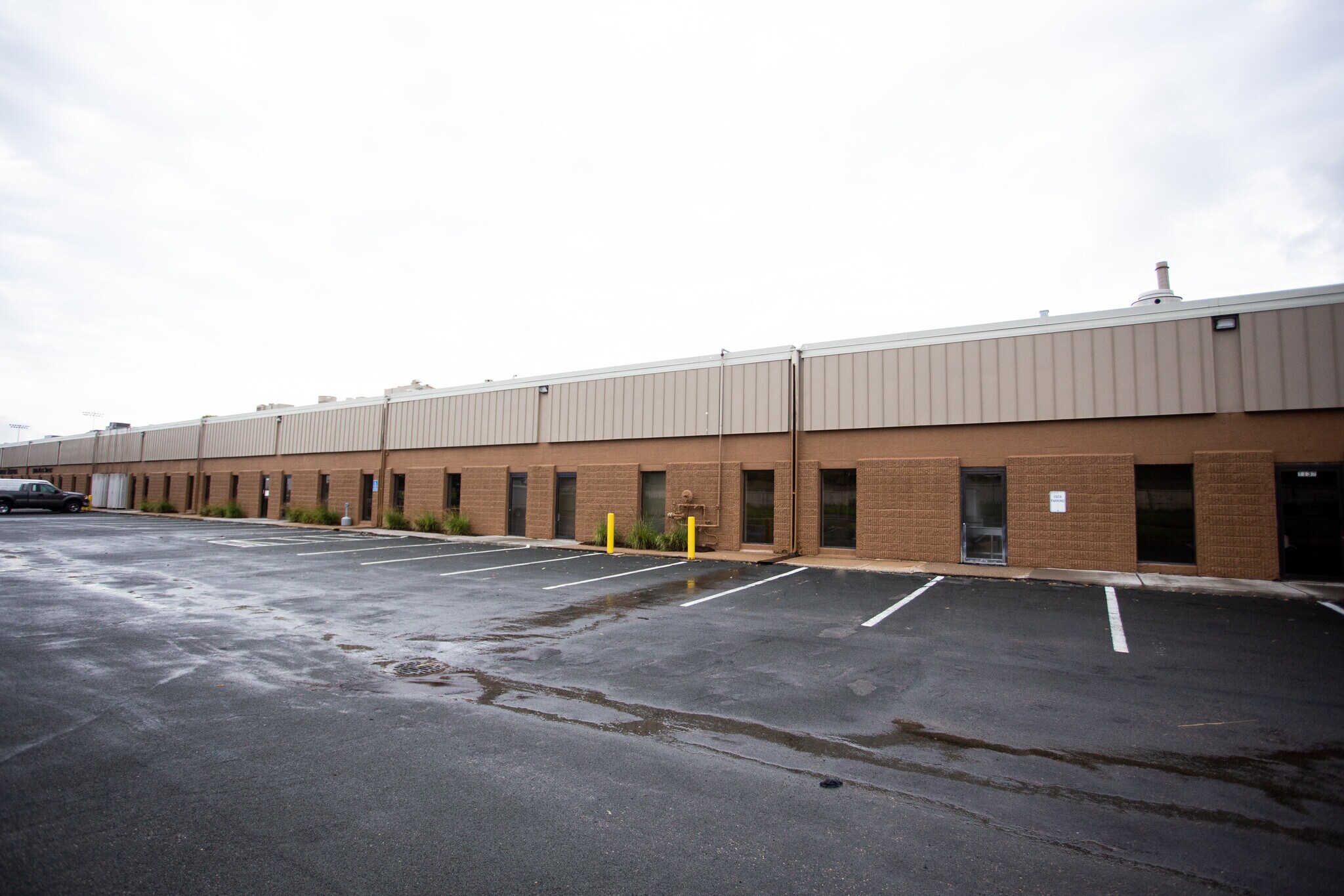 1100-1132 Mn-13 E, Burnsville, MN for Rent